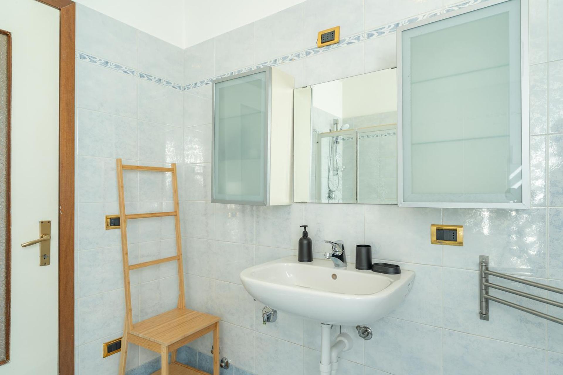 Spacious Apartment With Panoramic Views In Lecco Kültér fotó